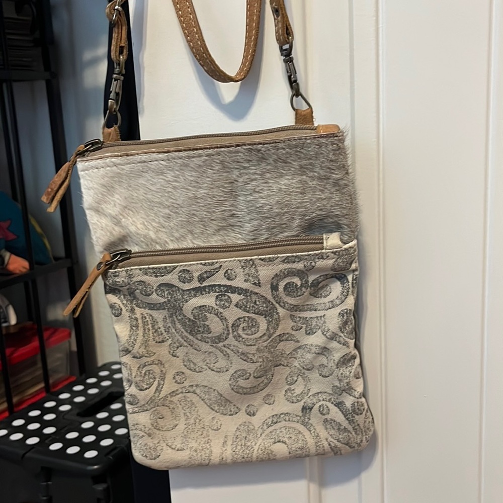 Myra Leaf Print Crossbody